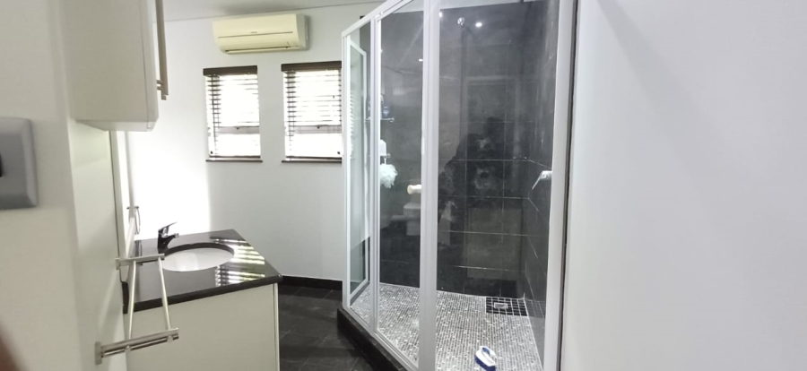 5 Bedroom Property for Sale in Nahoon Valley Park Eastern Cape